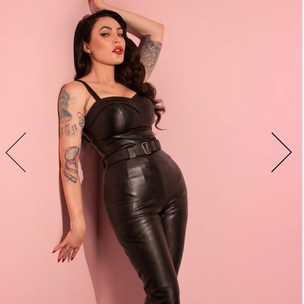 Vixen by Micheline Pitt leather Capri Pants